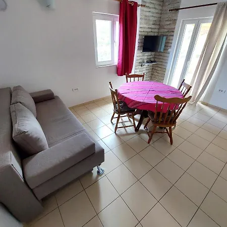 Апартаменты House Dumici
